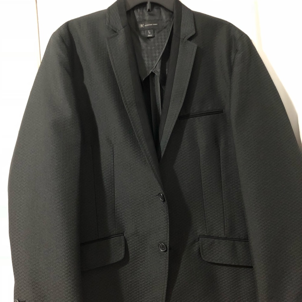 Men’s black blazer